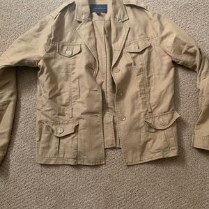 Banana Republic safari jacket, missing belt. Size L.
